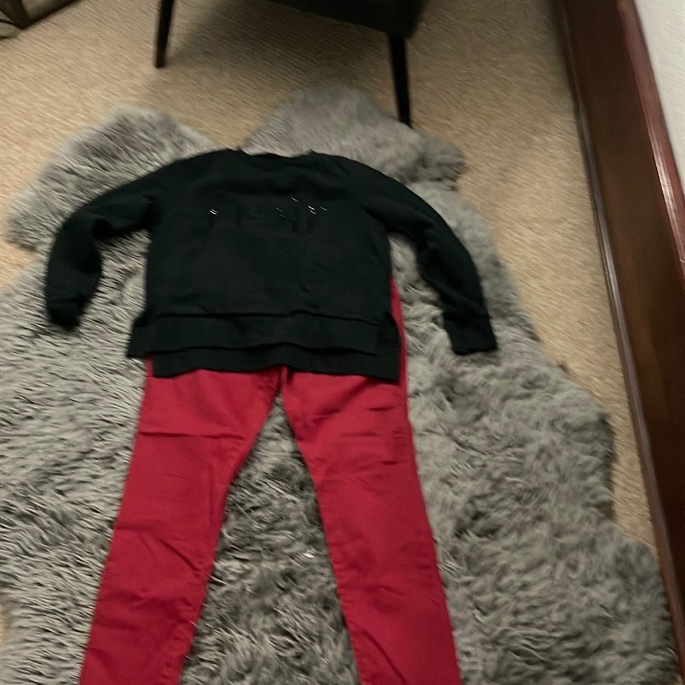 Top sweat shirt red pants